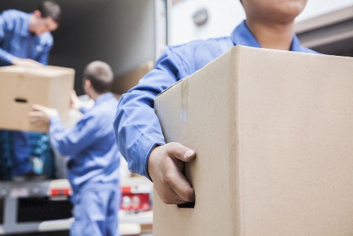 Customer complaint review for a man with a van service