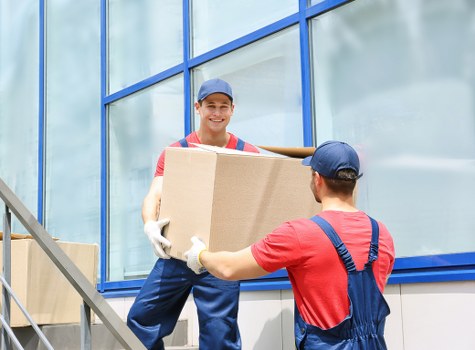Man With A Van Kingstonuponthames moving service in action