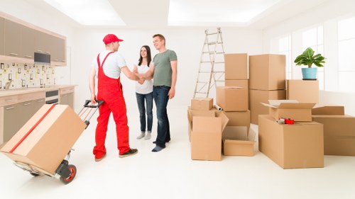 Efficient flat removal service in Kingstonuponthames with protected furniture and boxes